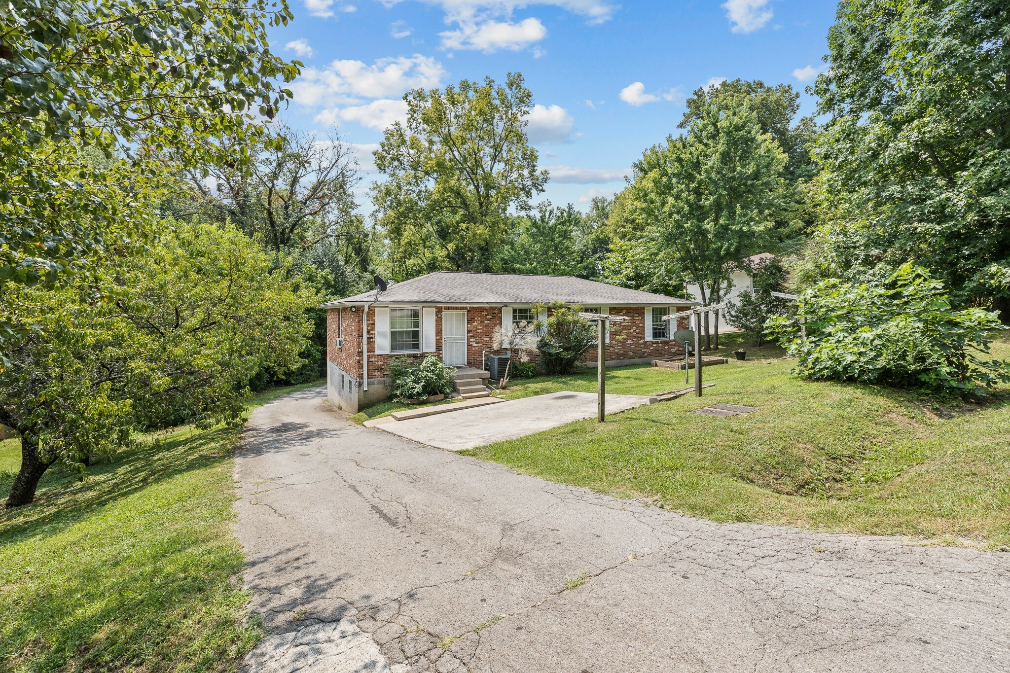 Property Photo:  363 Dade Dr  TN 37211 