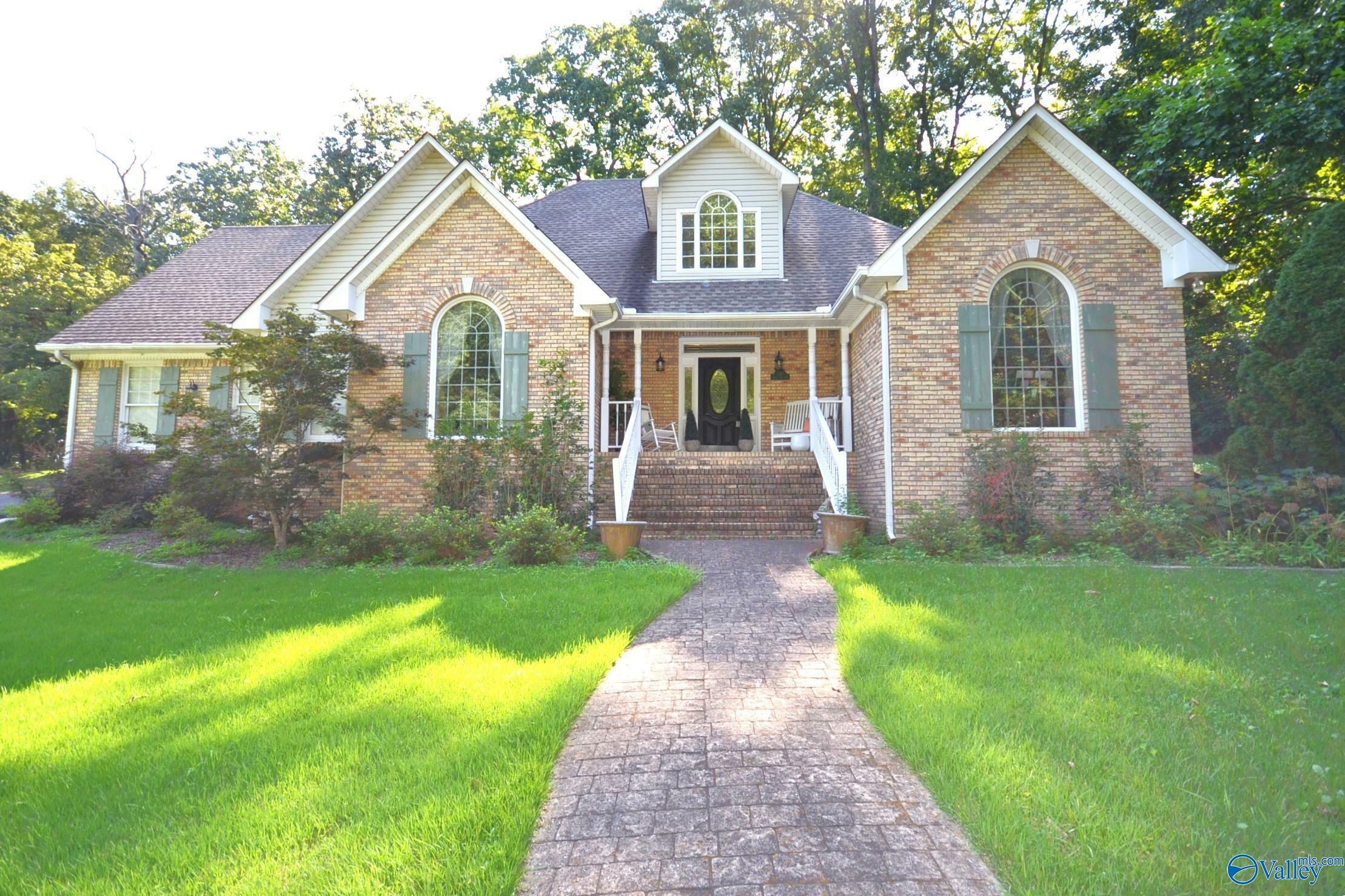 Property Photo:  720 Violet Avenue  AL 35055 