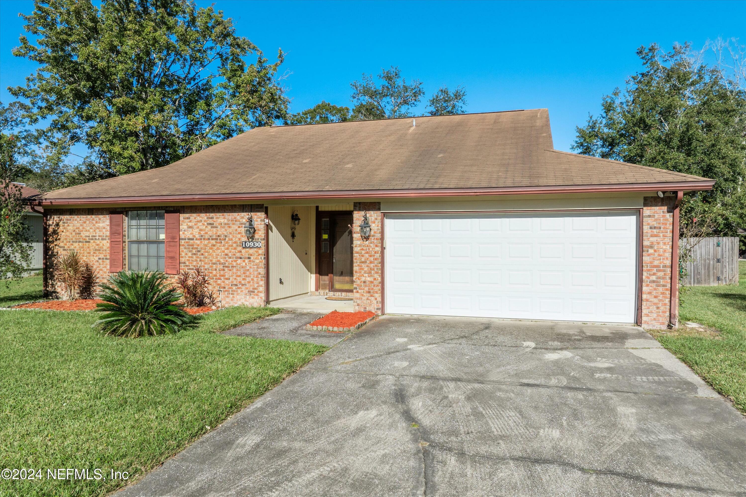 Property Photo:  10930 Steeding Horse Drive  FL 32257 