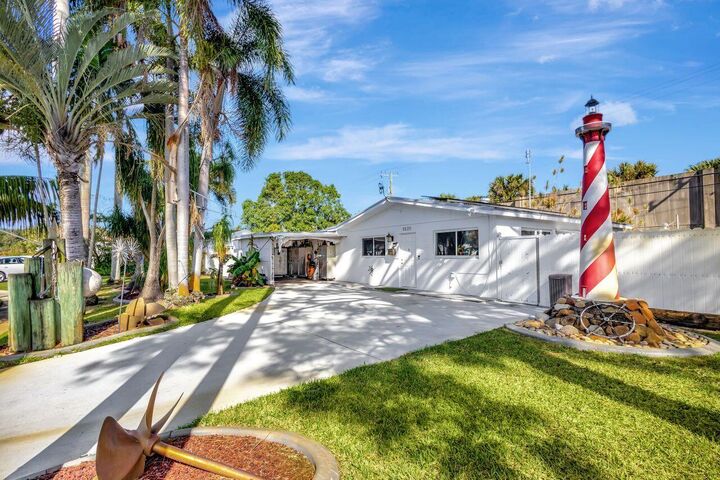 9520 Birmingham Drive  Palm Beach Gardens FL 33410 photo