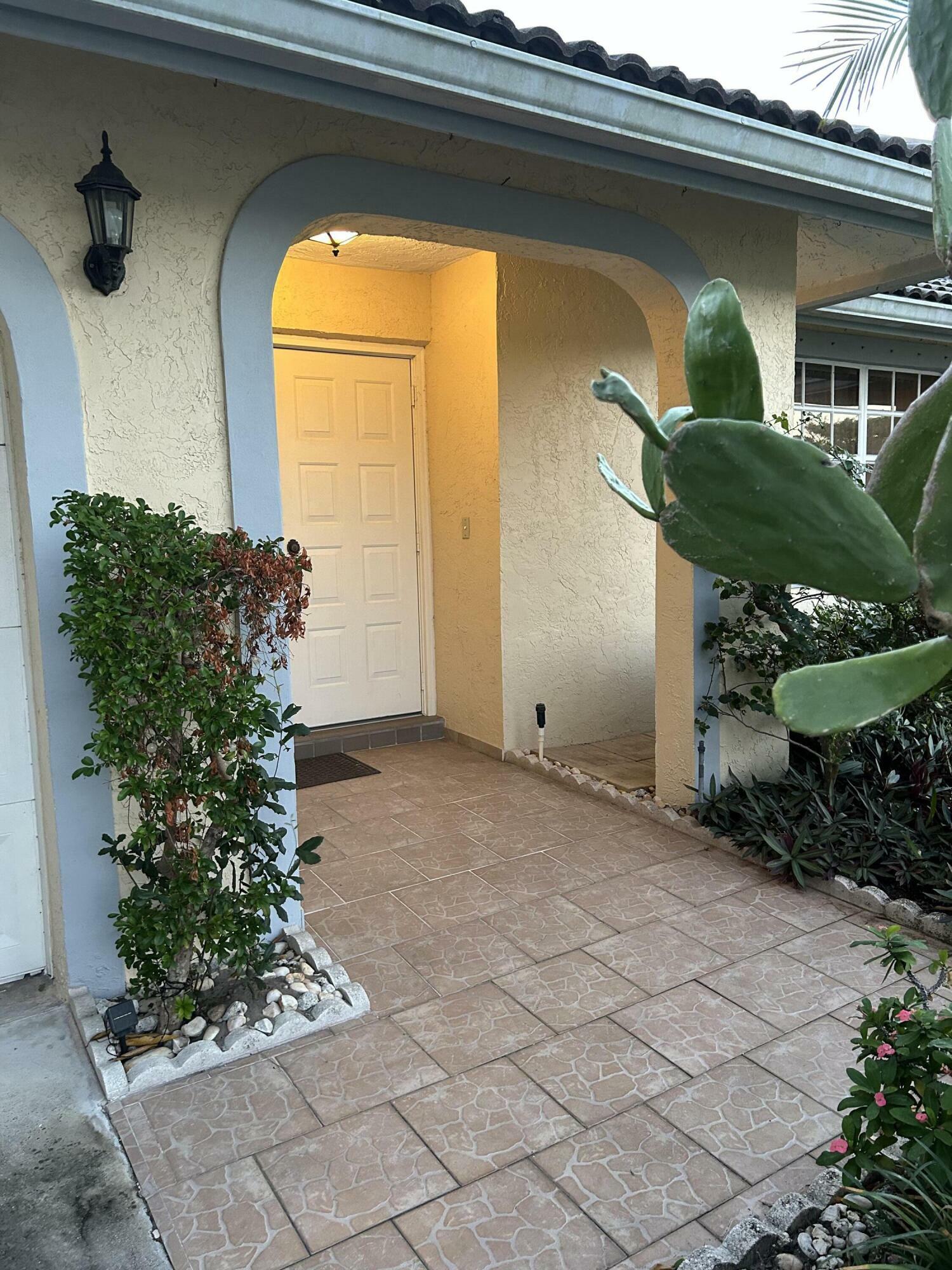 Property Photo:  350 Apache Lane  FL 33487 