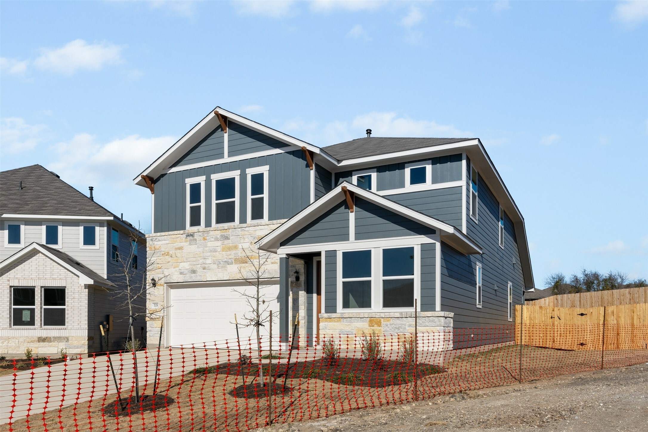 Property Photo: 721 Palo Brea Loop TX 78634