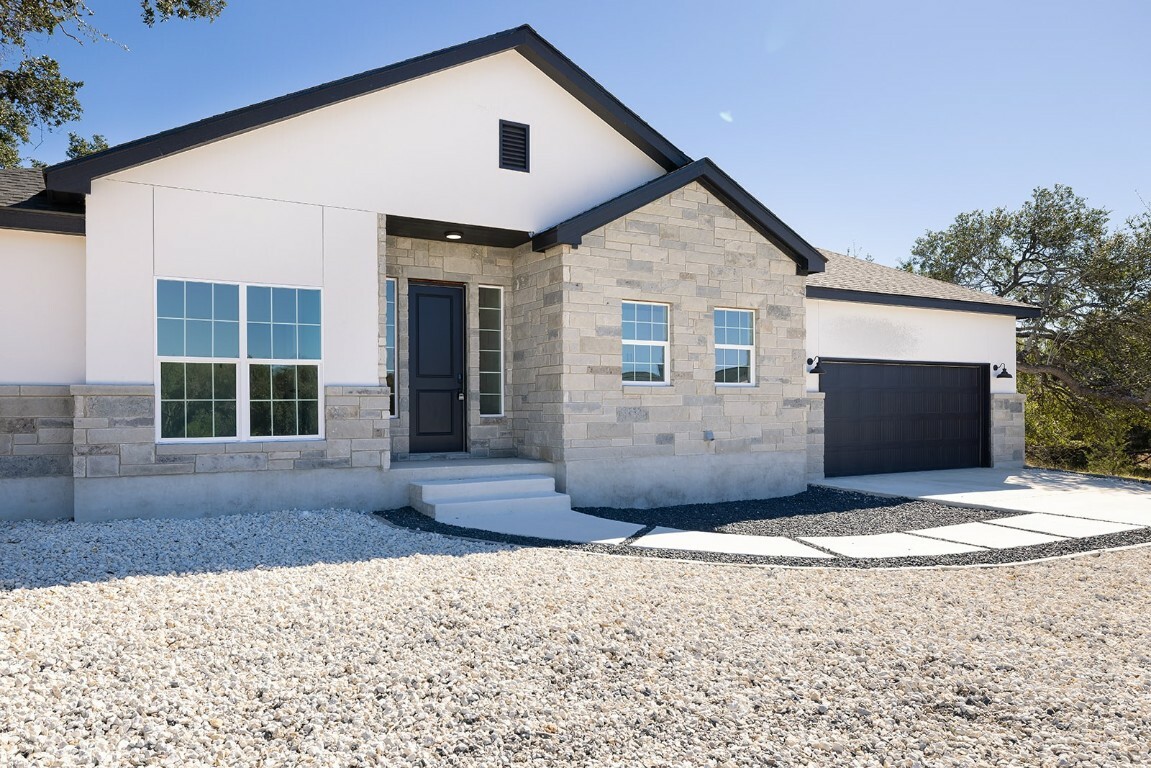 Property Photo: 111 Jesse Stiff TX 78606