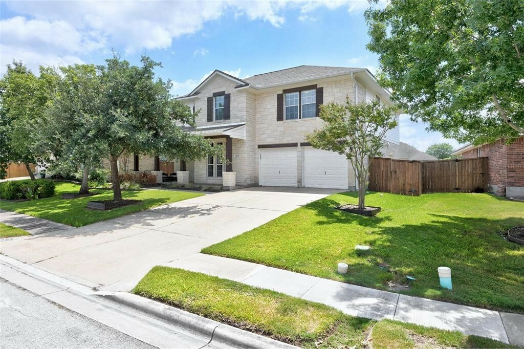 Property Photo:  11613 Prince Phillip Way  TX 78653 