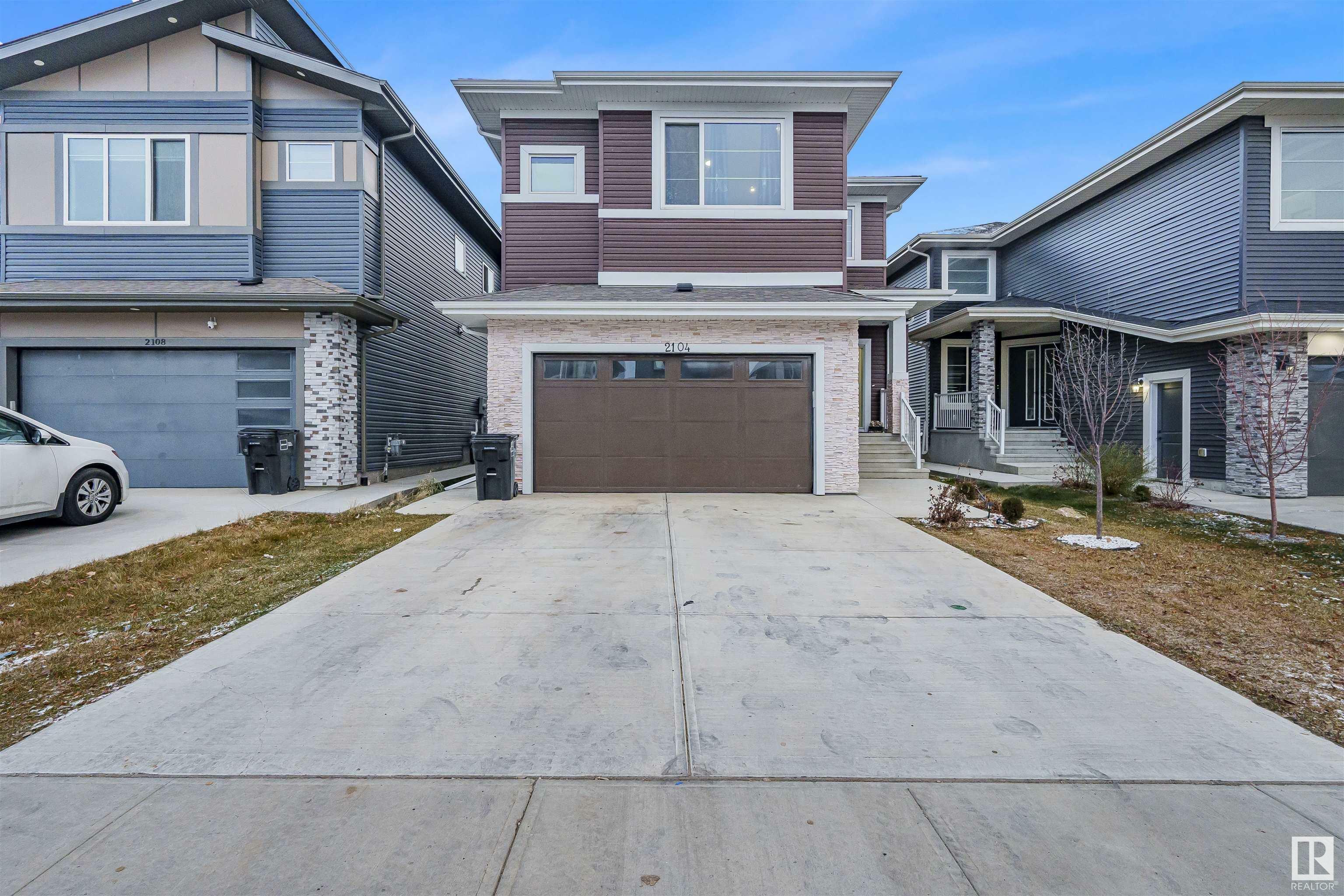 Property Photo:  2104 18 Avenue NW  AB T6T 2M8 