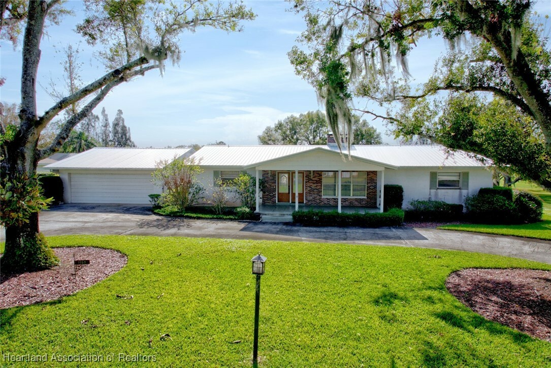 Property Photo:  1150 Lake Lotela Drive  FL 33825 