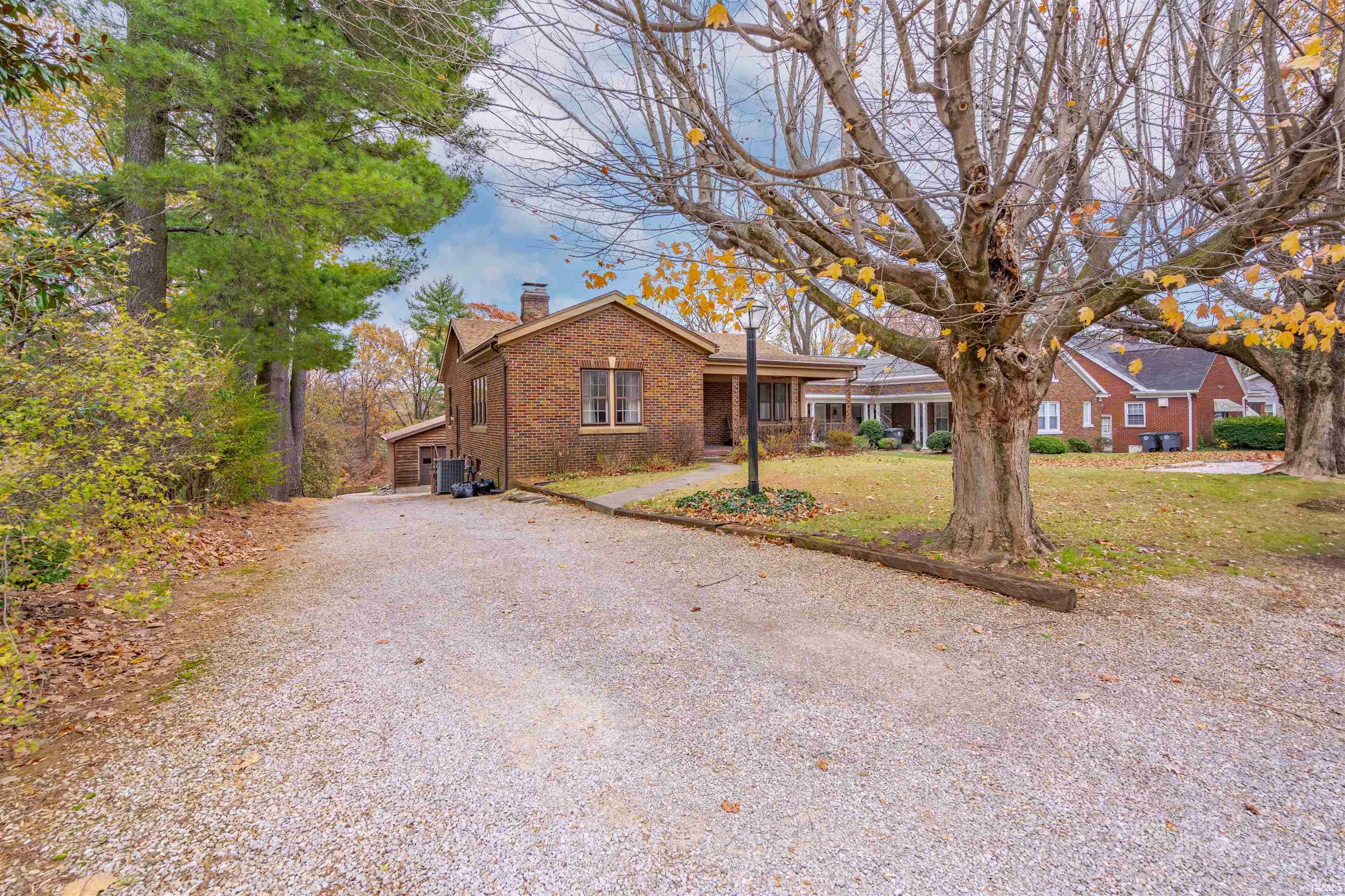 Property Photo:  5121 Stringtown Road  IN 47711 