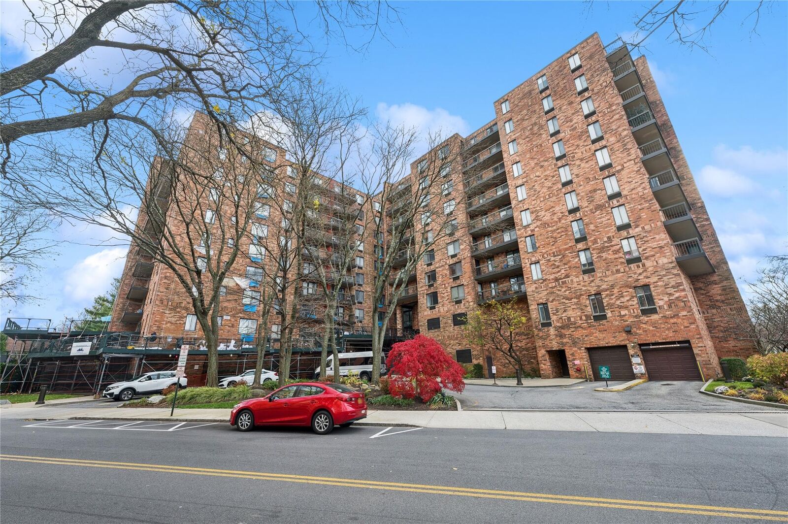 Property Photo:  50 Columbus Ave Avenue 411  NY 10707 
