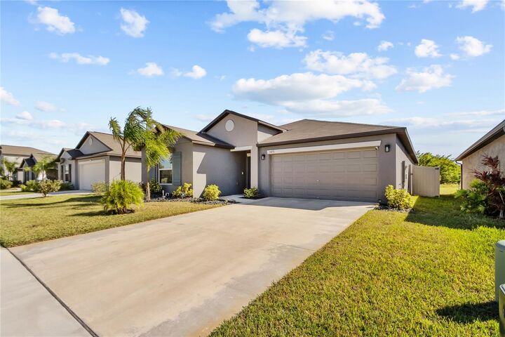 Property Photo: 5476 Blue Azure Drive FL 33598