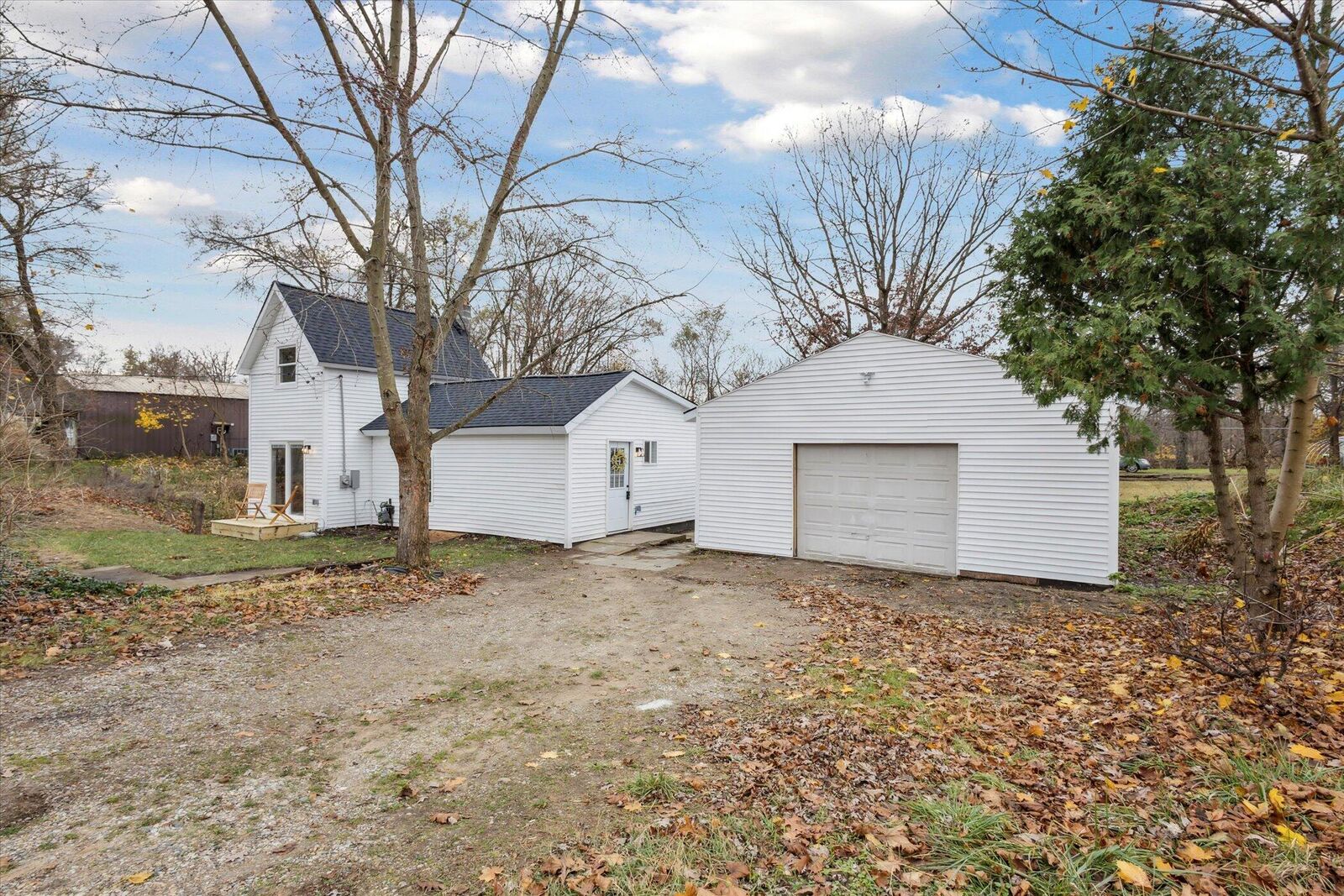 Property Photo:  931 S Cedar Street  MI 48838 