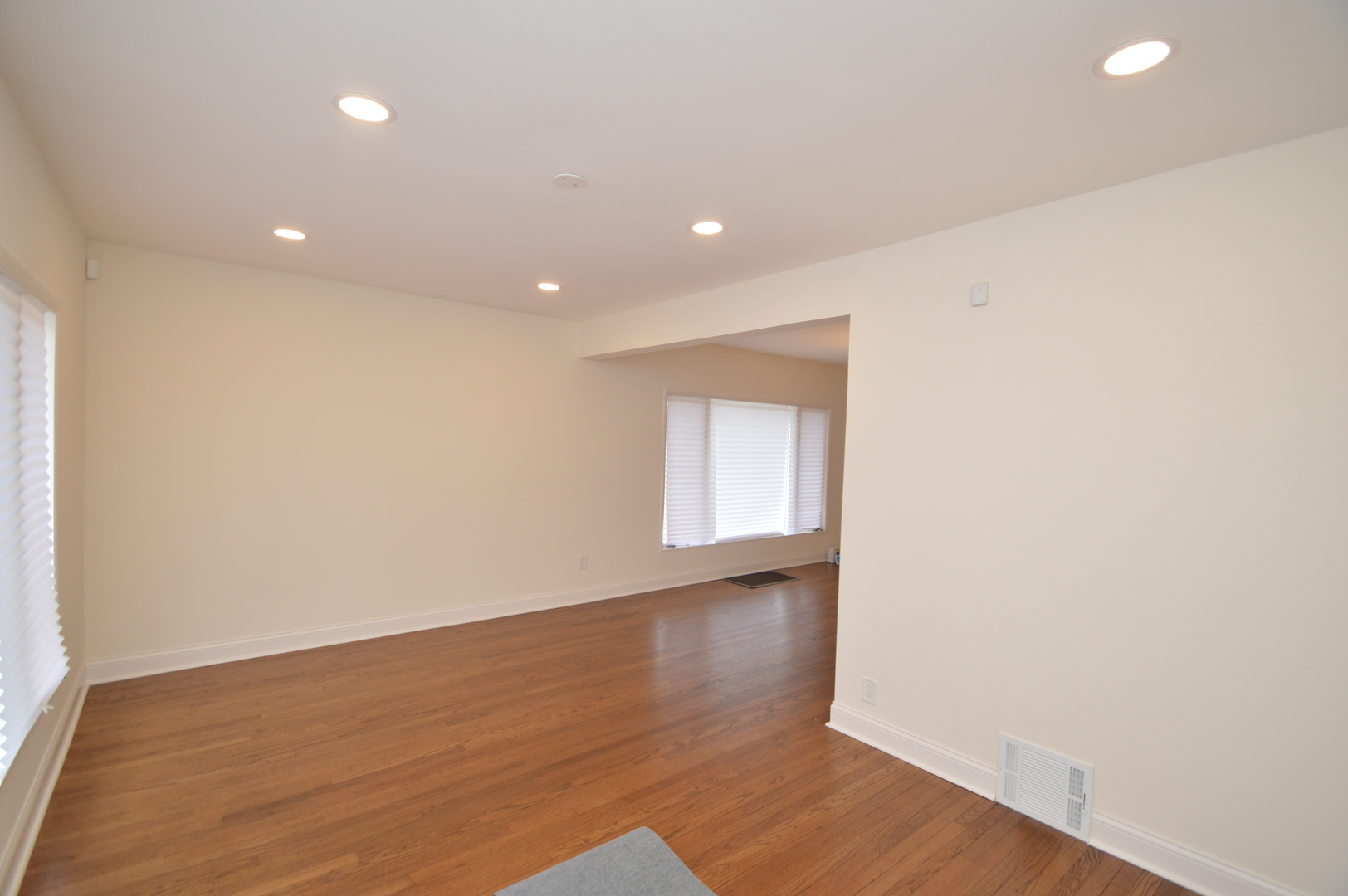 Property Photo:  1624 S 18th Avenue  IL 60153 