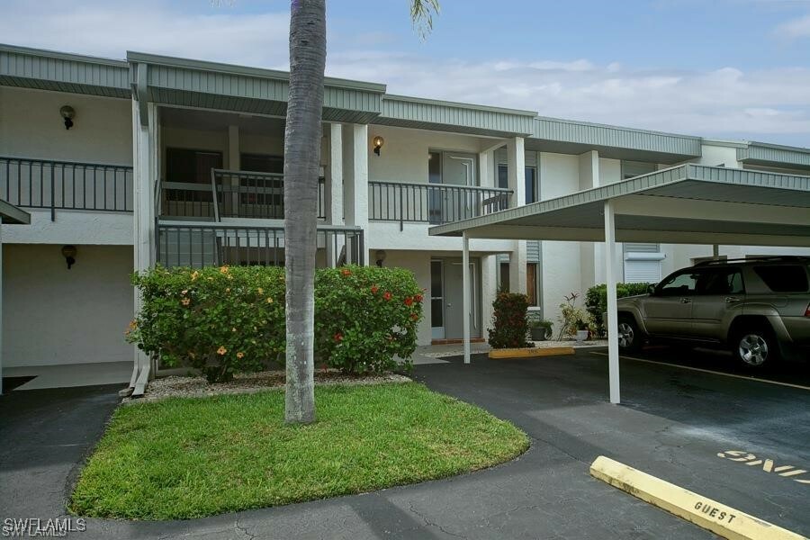 Property Photo:  4009 SE 11th Place 208  FL 33904 