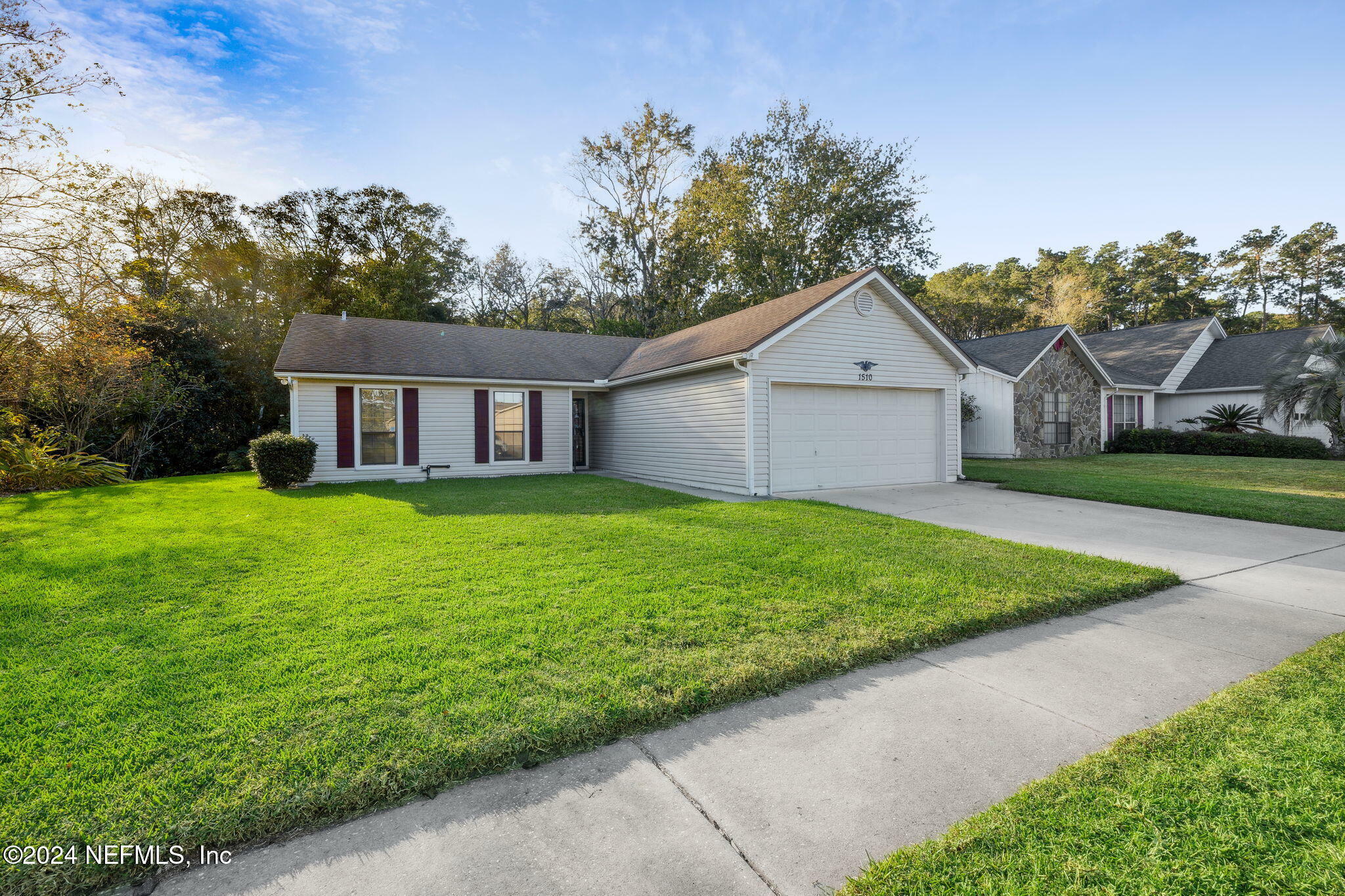 Property Photo:  1510 Rose Hill Drive W  FL 32221 