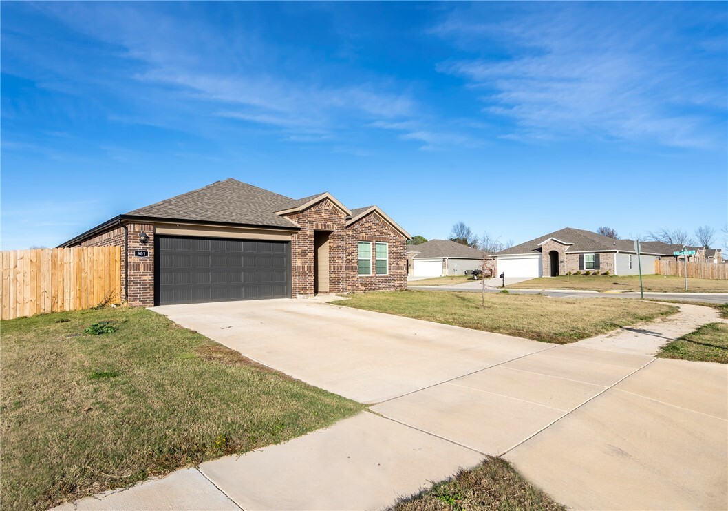 Property Photo:  601 W Cattleman Court  AR 72761 