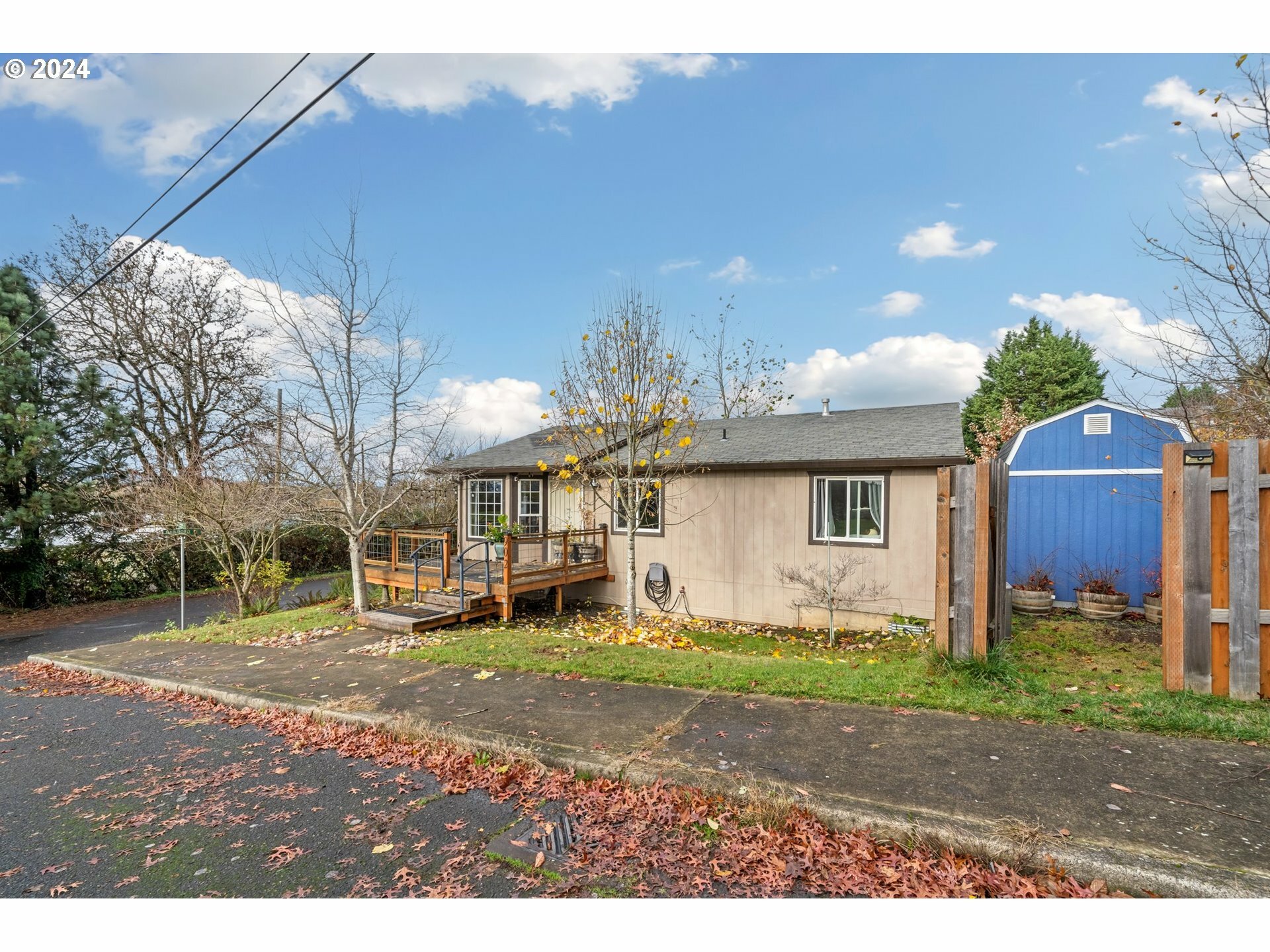 Property Photo:  902 N Railroad Ave  WA 98642 