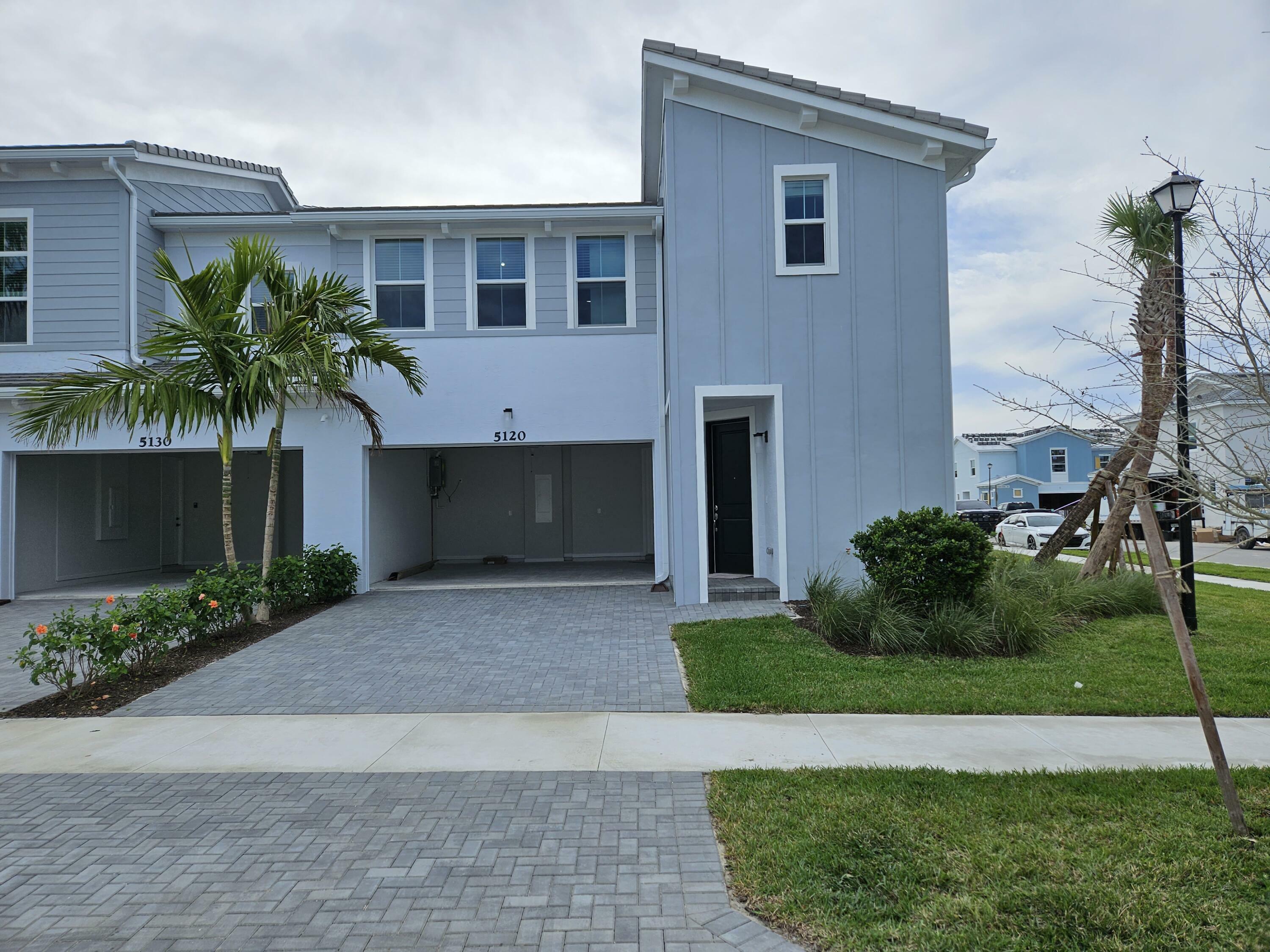 Property Photo:  5120 Willow Creek Drive  FL 33470 