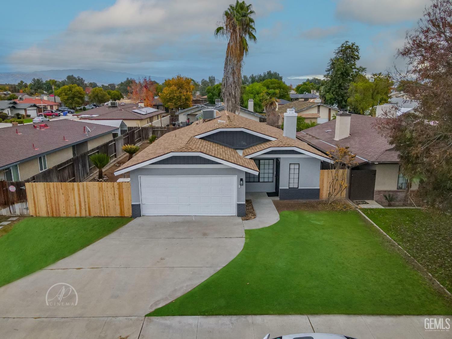 Property Photo:  509 Sago Palm Street  CA 93306 