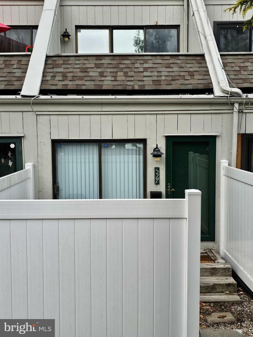 Property Photo: 527 Summit House PA 19382