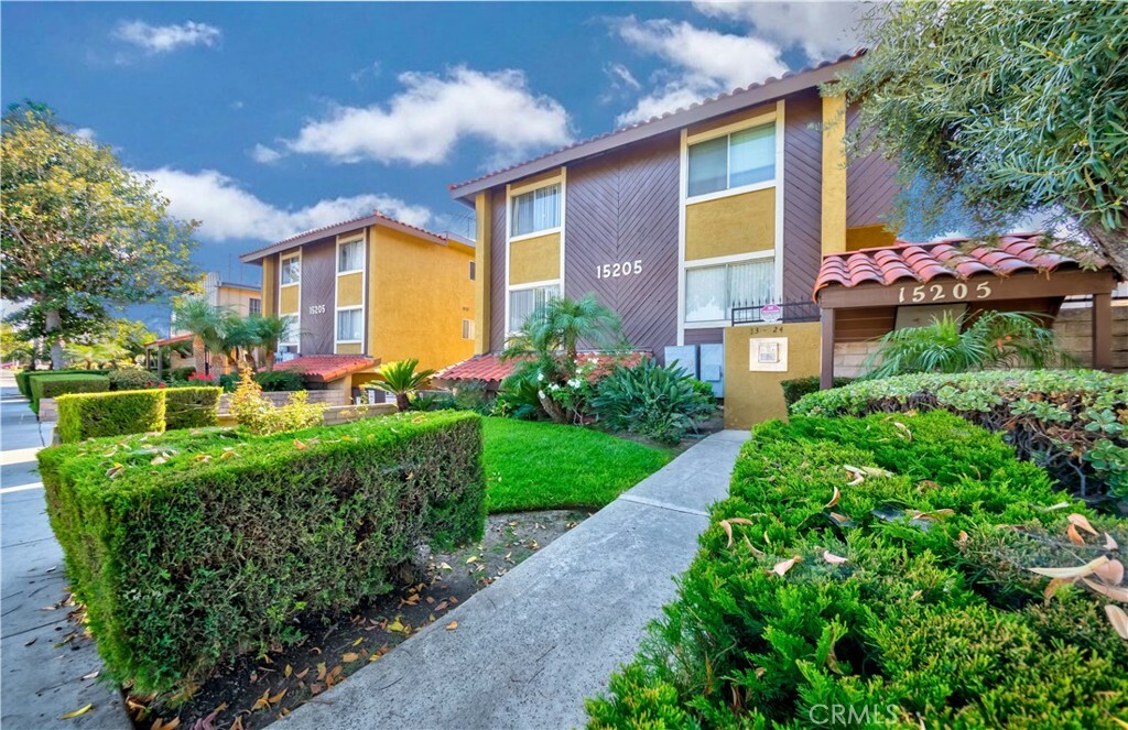 Property Photo:  15205 S Budlong Avenue 24  CA 90247 