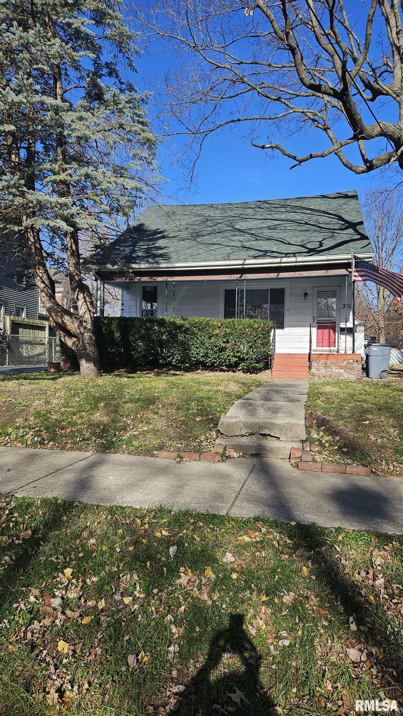 Property Photo:  375 W Pine Street  IL 61520 