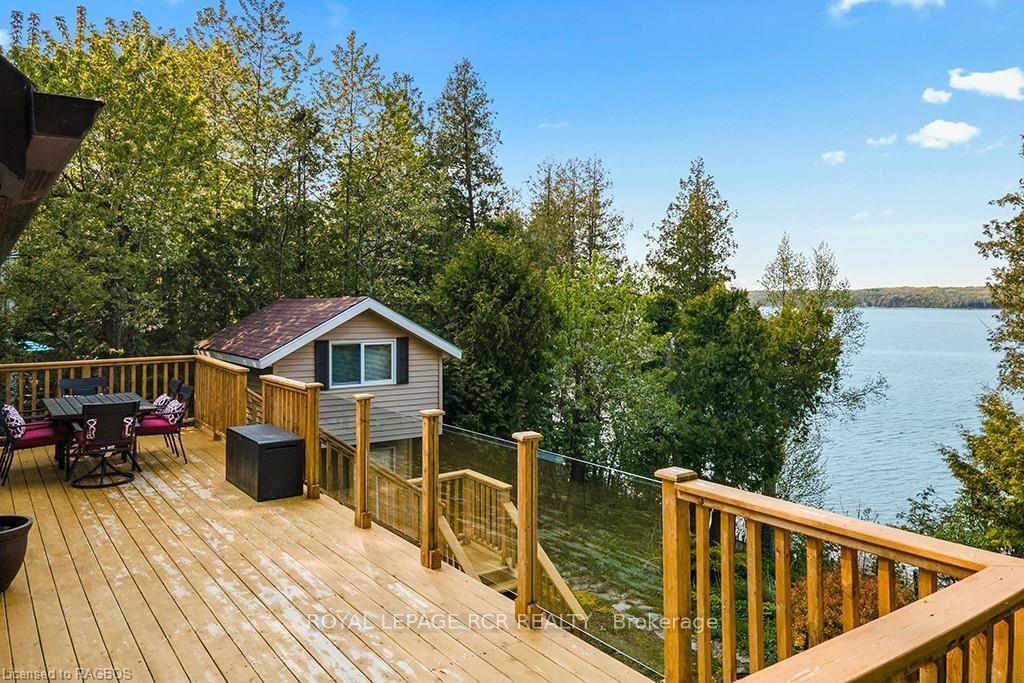 Property Photo:  139 Ivy Dr  ON N0H 2T0 