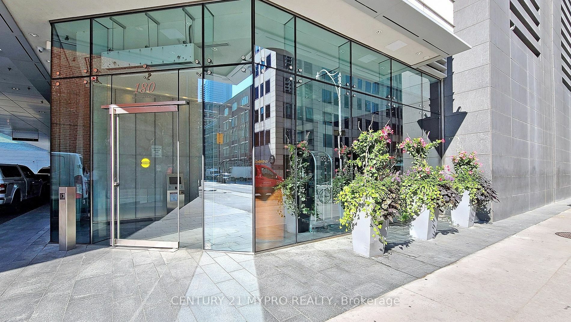 Property Photo:  180 University Ave 2803  ON M5H 0A2 