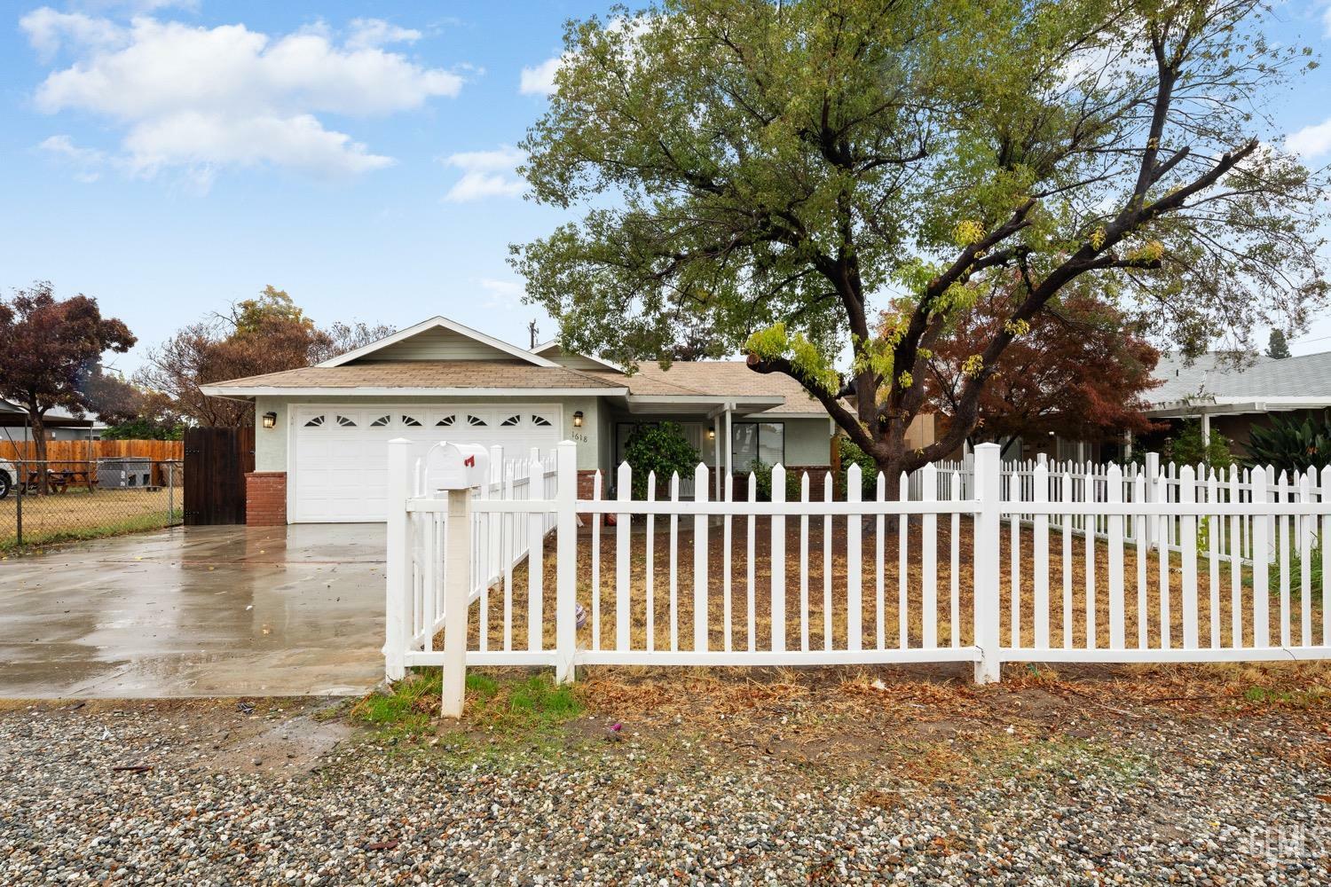 Property Photo:  1618 Rench Road  CA 93308 