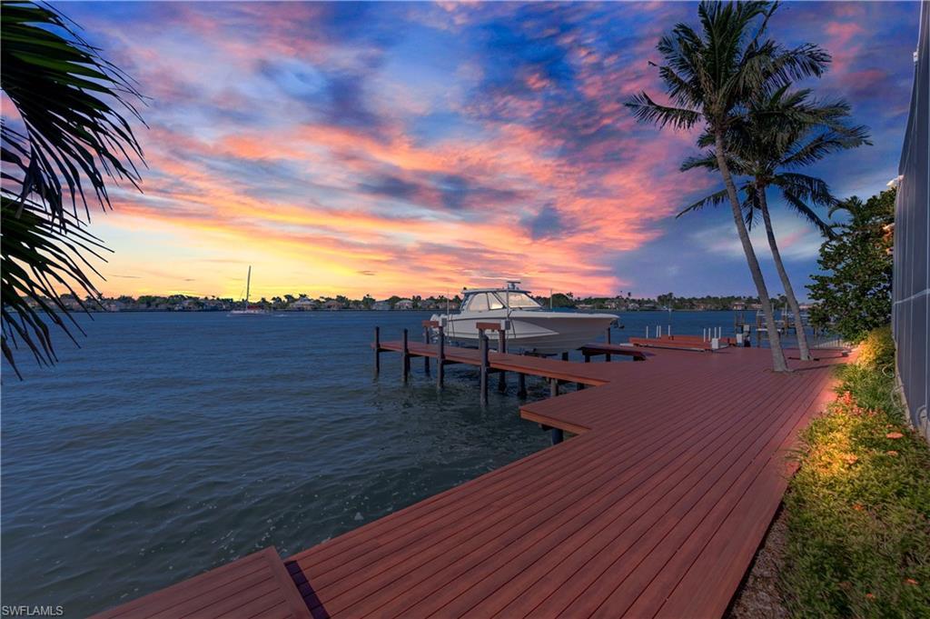 Property Photo:  2050 Kingfish Rd  FL 34102 