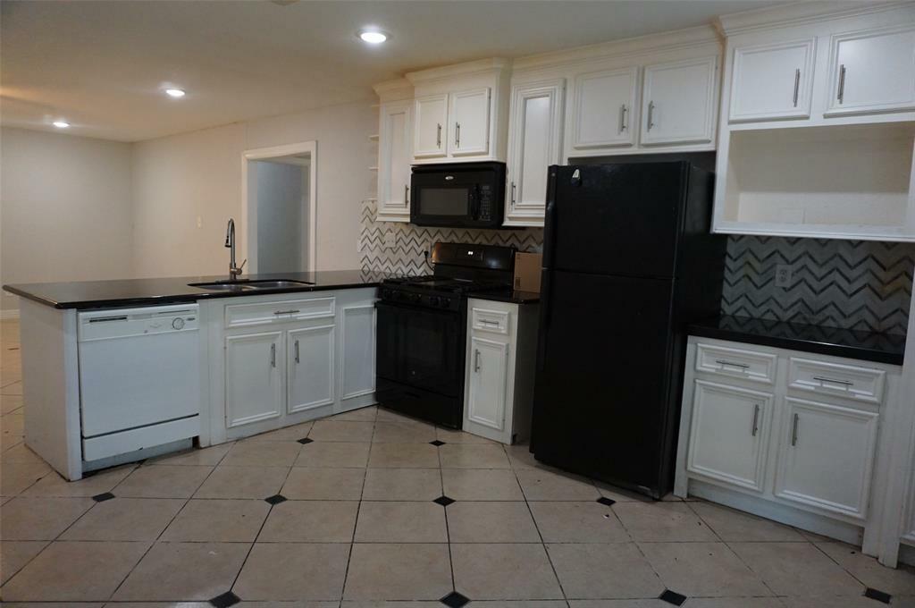 Property Photo:  7223 Stonegate Drive  TX 77040 