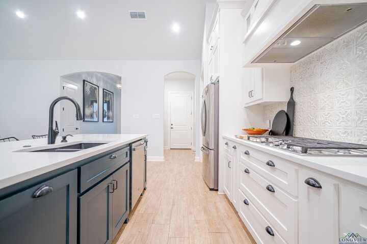 Property Photo:  502 Lost Creek Circle  TX 75605 
