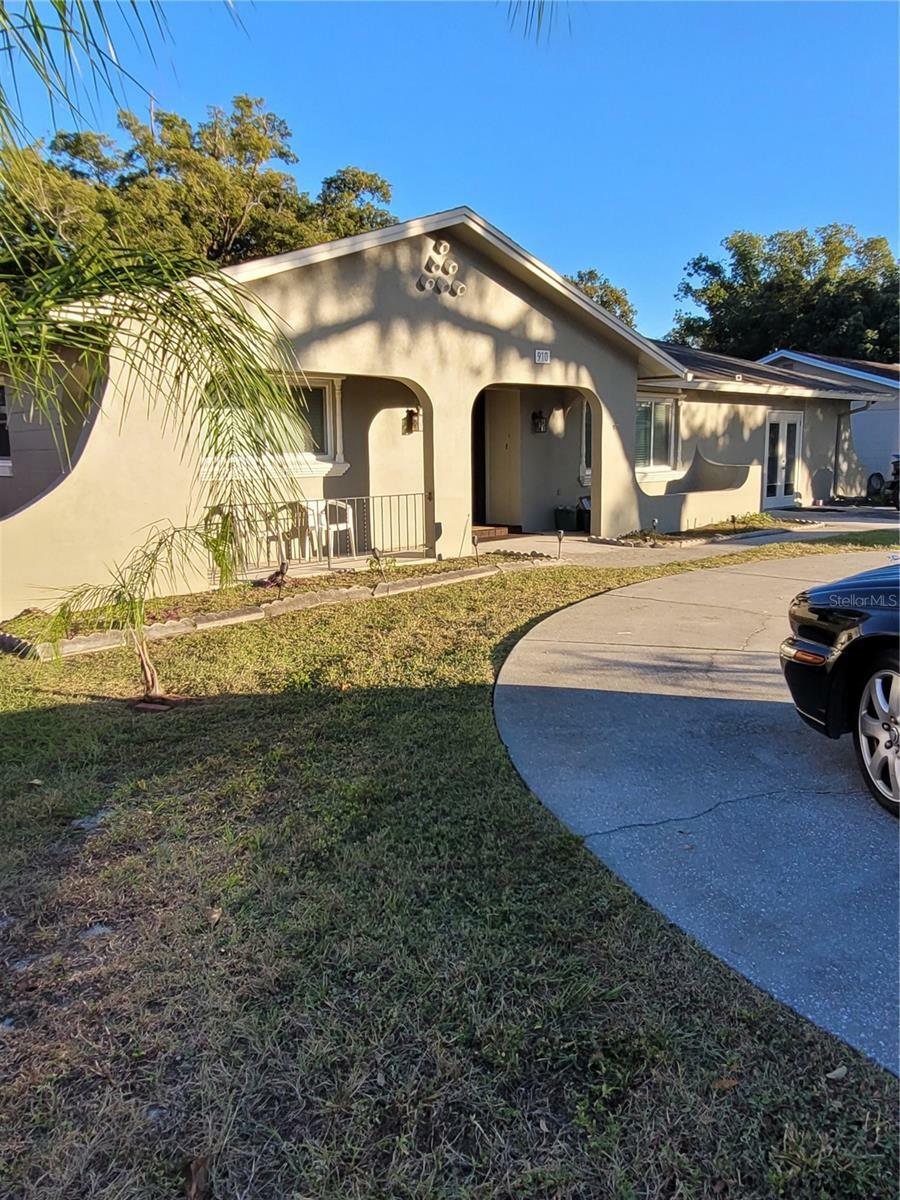 Property Photo:  910 Rangeline Road  FL 32750 