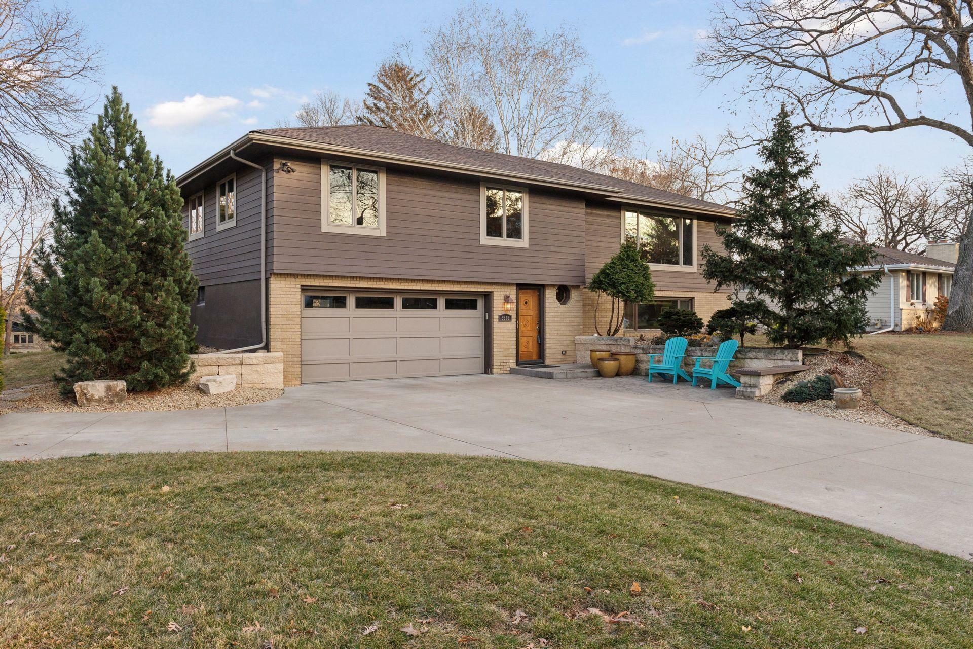 Property Photo:  5313 Matterhorn Drive NE  MN 55421 