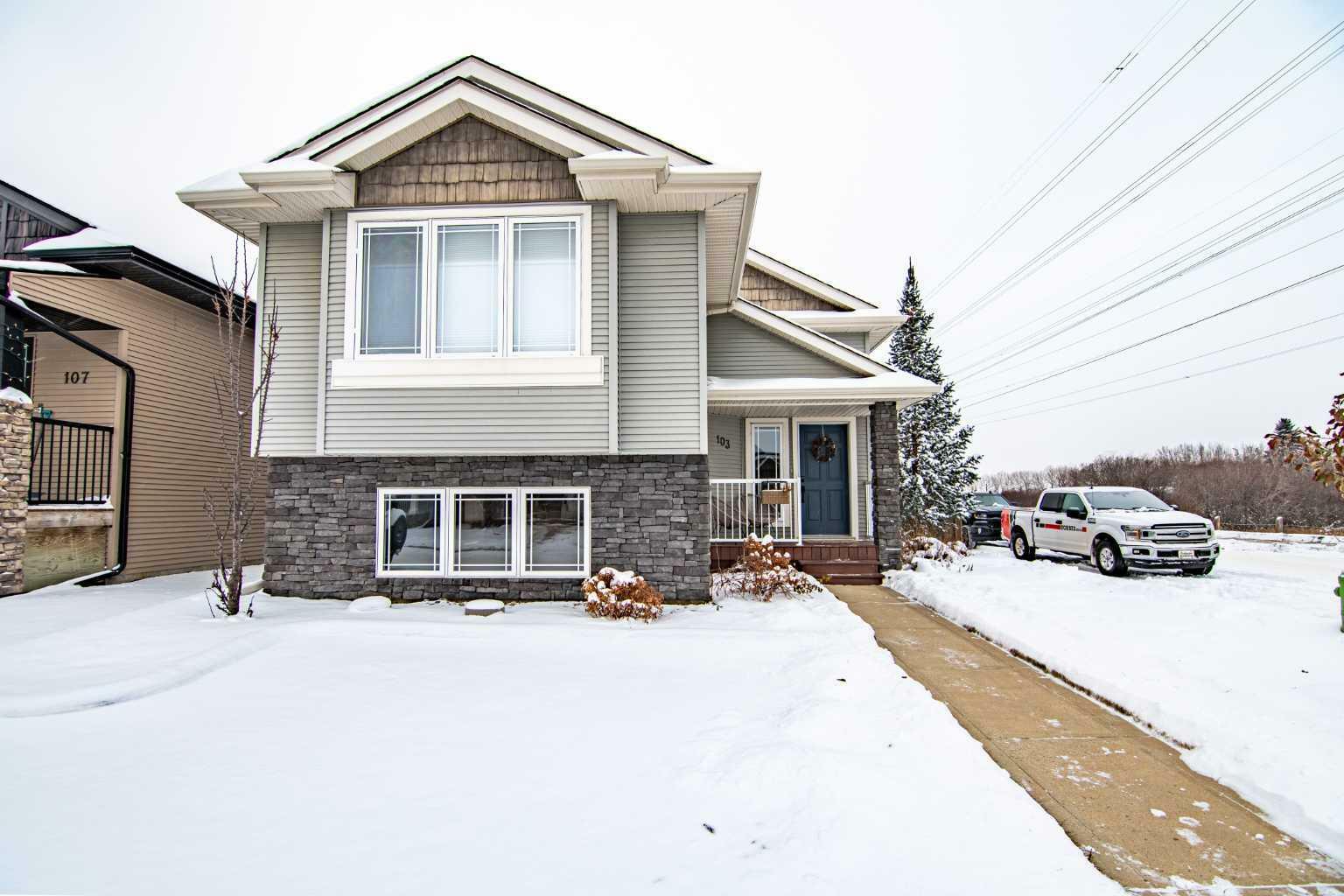 Property Photo:  103 Vickers Close  AB T4R 0C8 