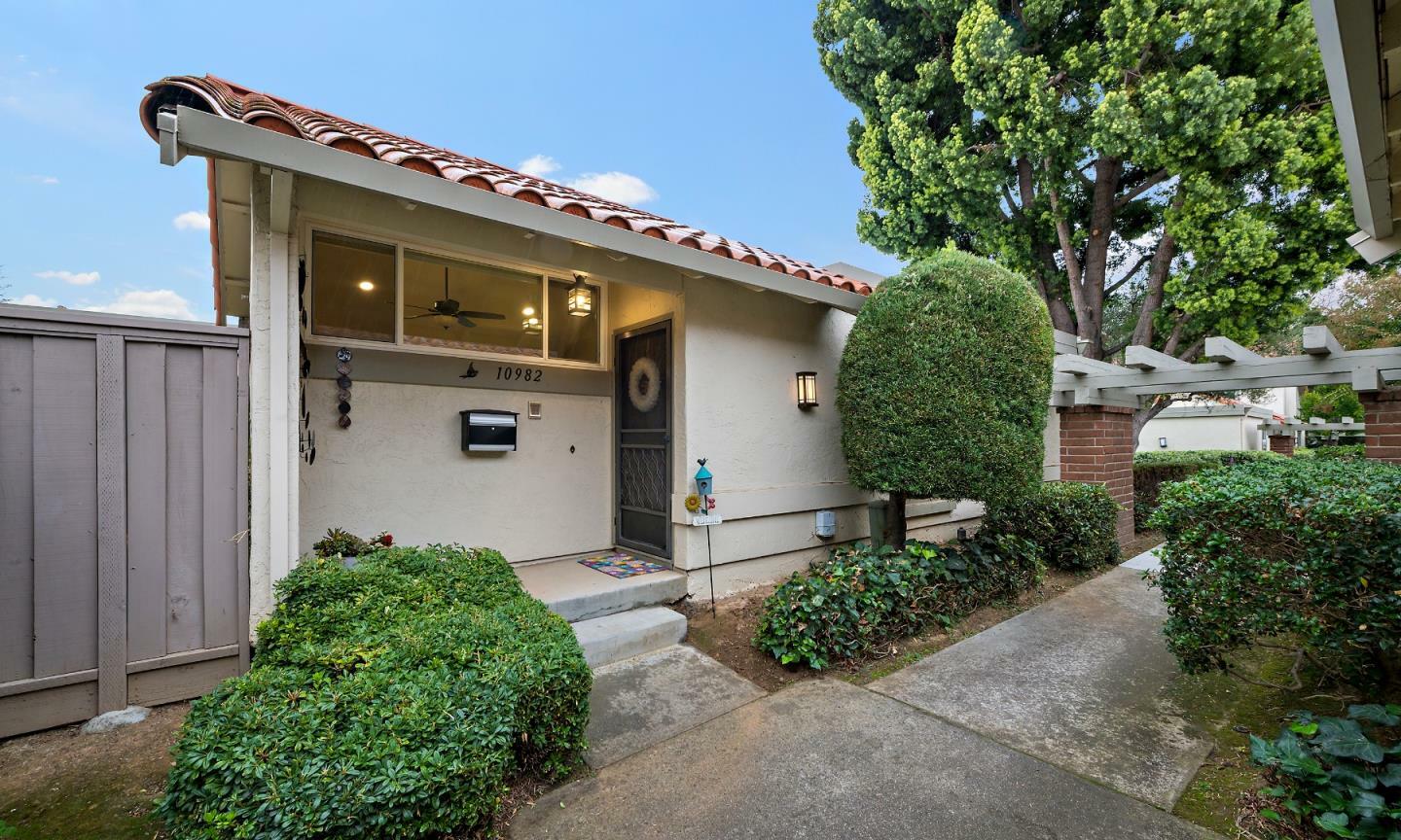 Property Photo:  10982 Sweet Oak Street  CA 95014 