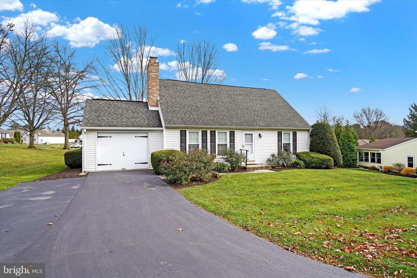 Property Photo:  15 Deerfield Lane  PA 17403 