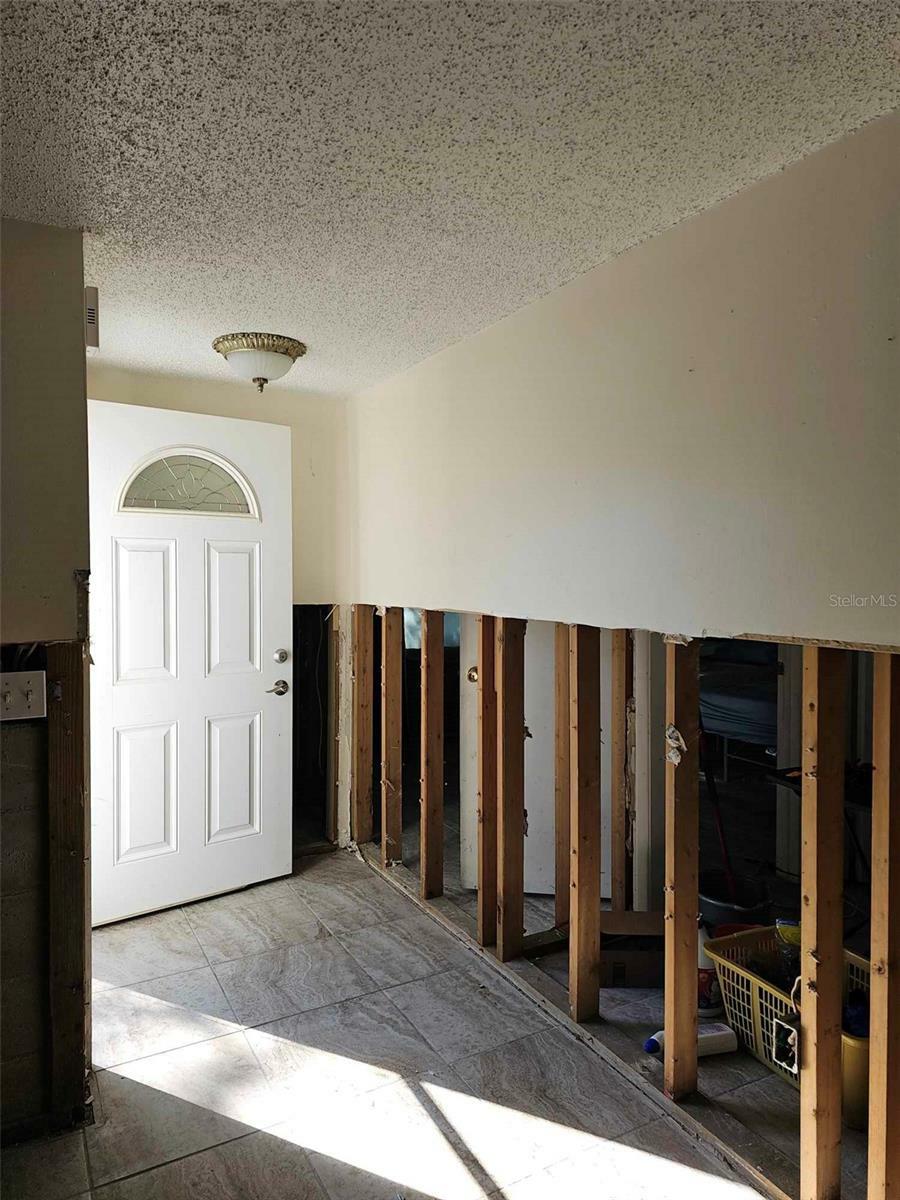 Property Photo:  6105 Westport Drive  FL 34668 