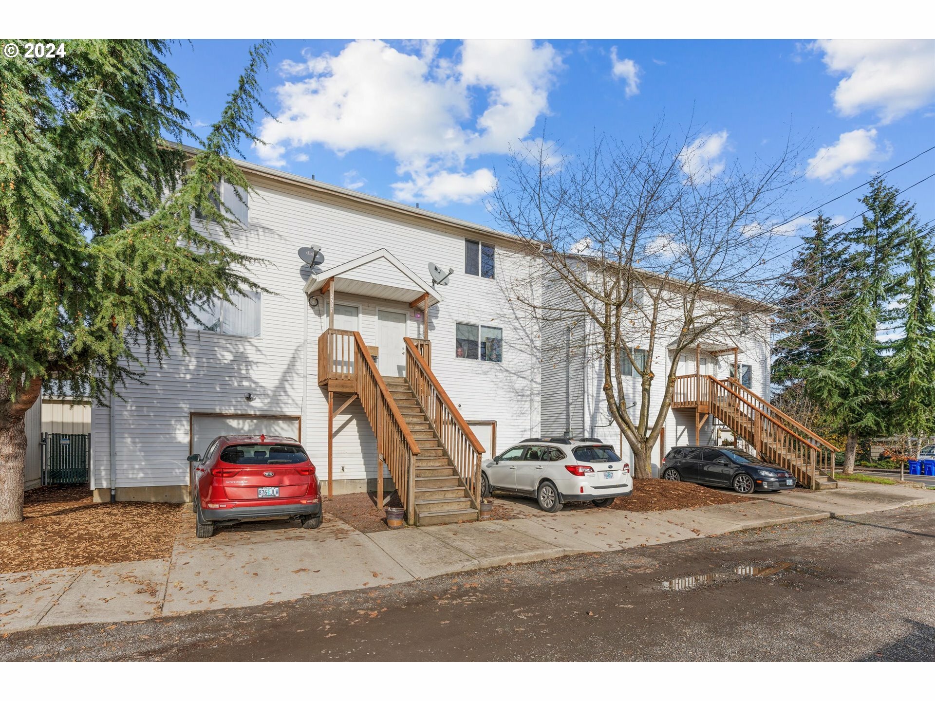 Property Photo:  2541 SE 136th Ave  OR 97236 