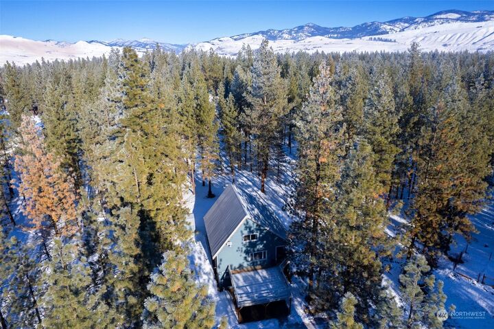 Property Photo:  5  Chase Road N  WA 98862