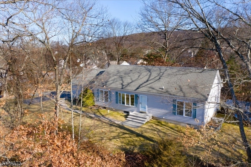 Property Photo:  28 Rockridge Rd  NJ 07420 