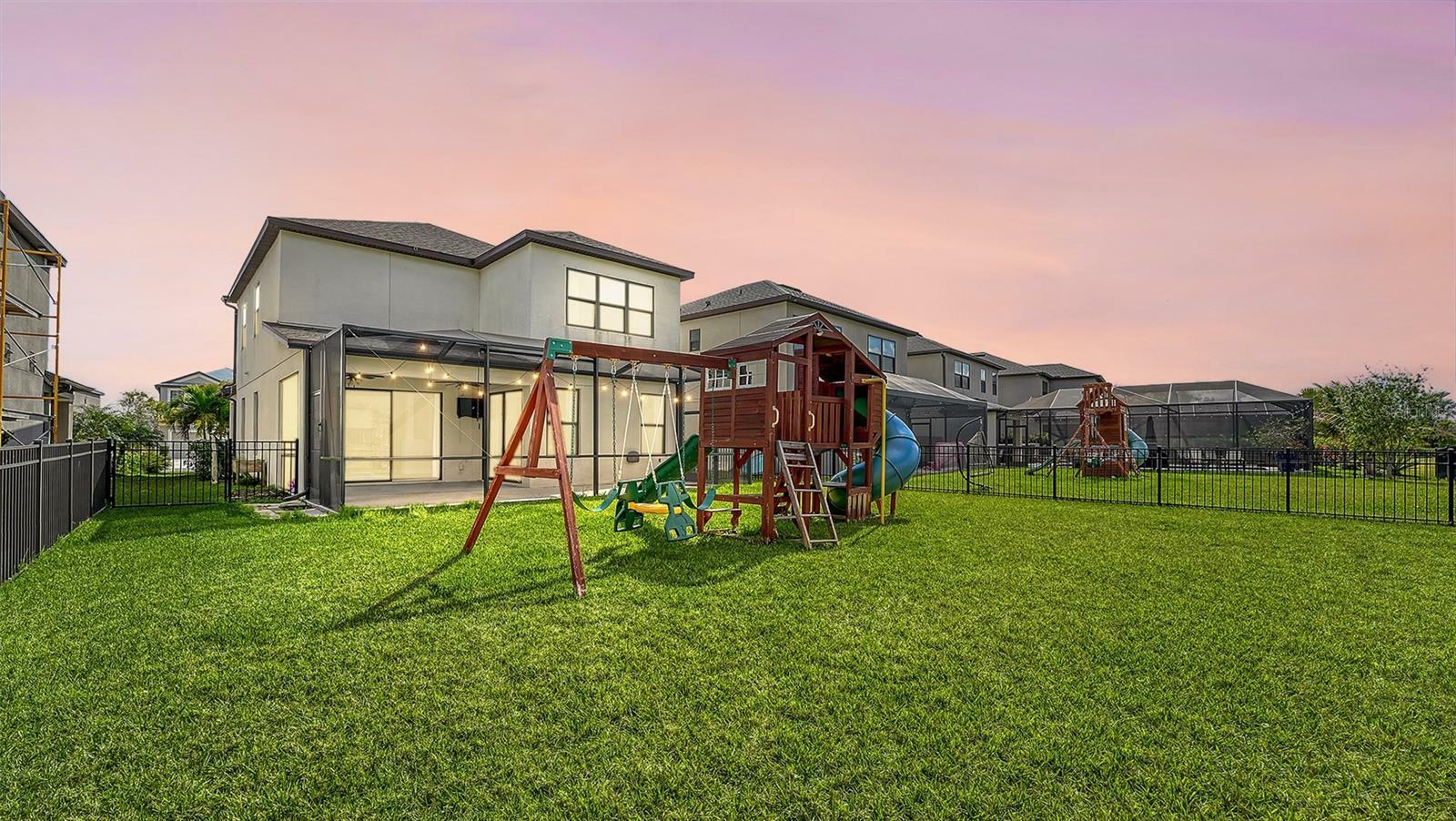 Property Photo: 5548 Summit Glen FL 34203
