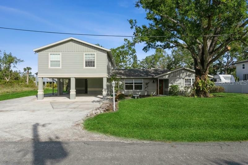 Property Photo:  108 Park Drive  FL 34229 