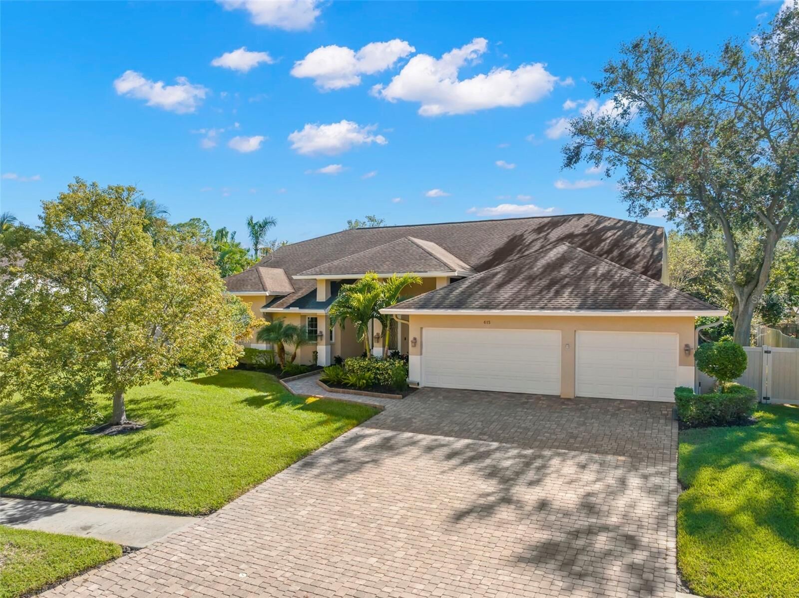 Property Photo:  615 Westfield Court  FL 34698 