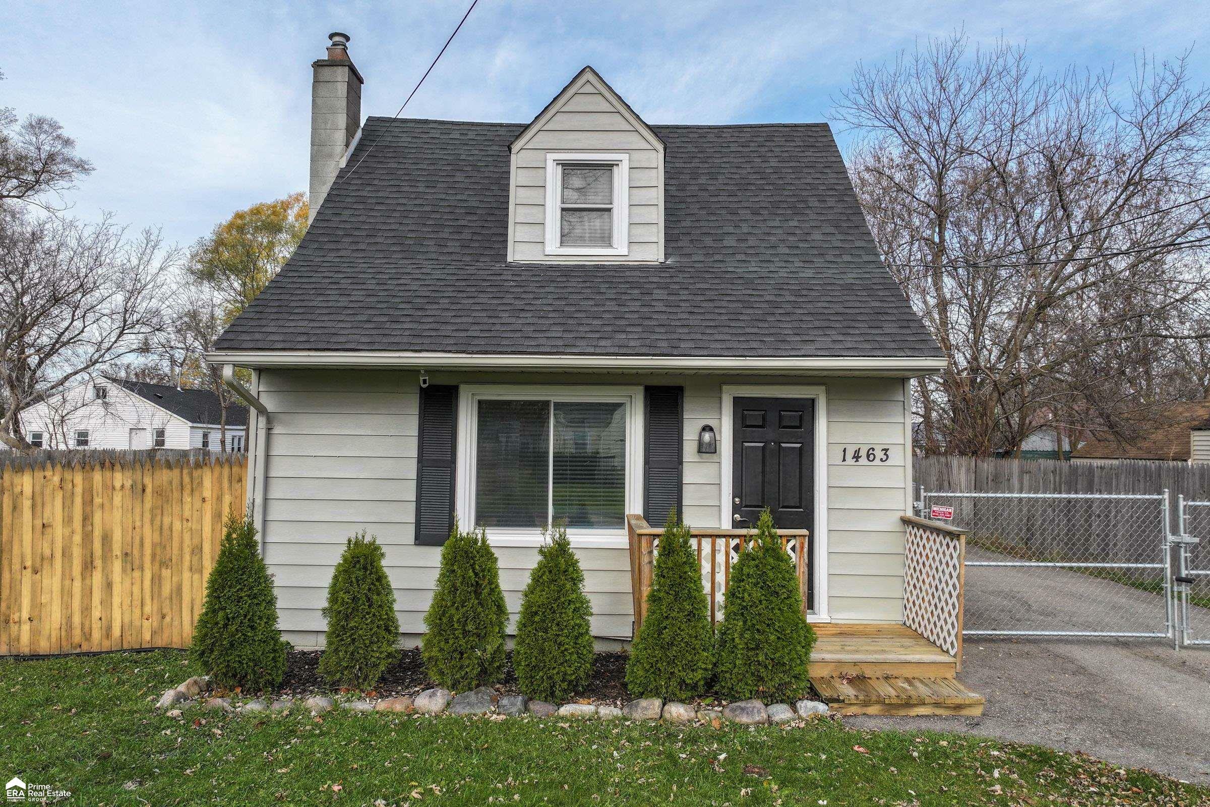 Property Photo:  1463 James Street  MI 48529 