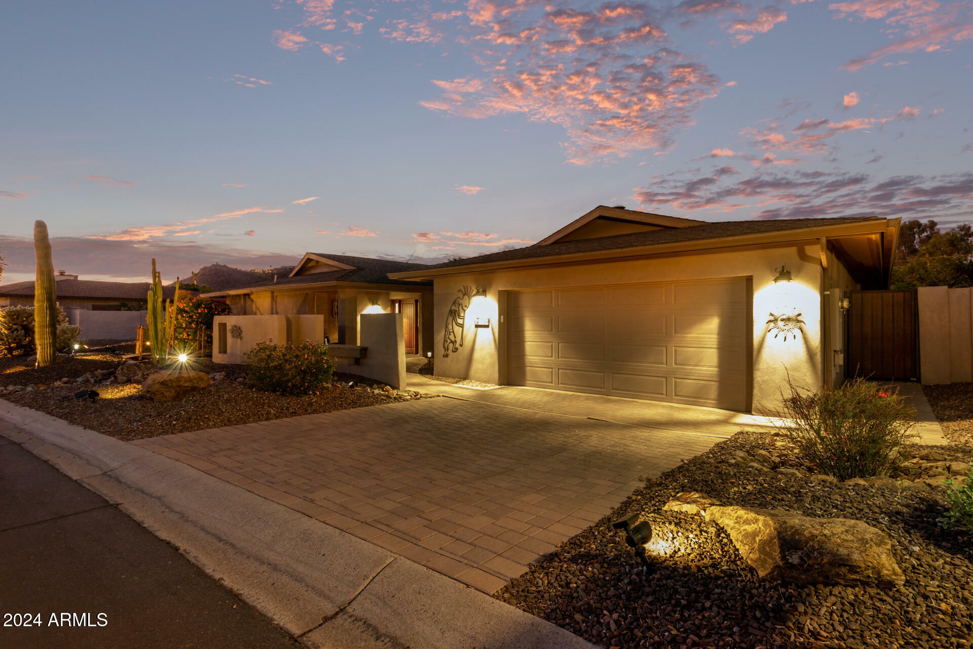 Property Photo:  324 W Willow Avenue  AZ 85029 