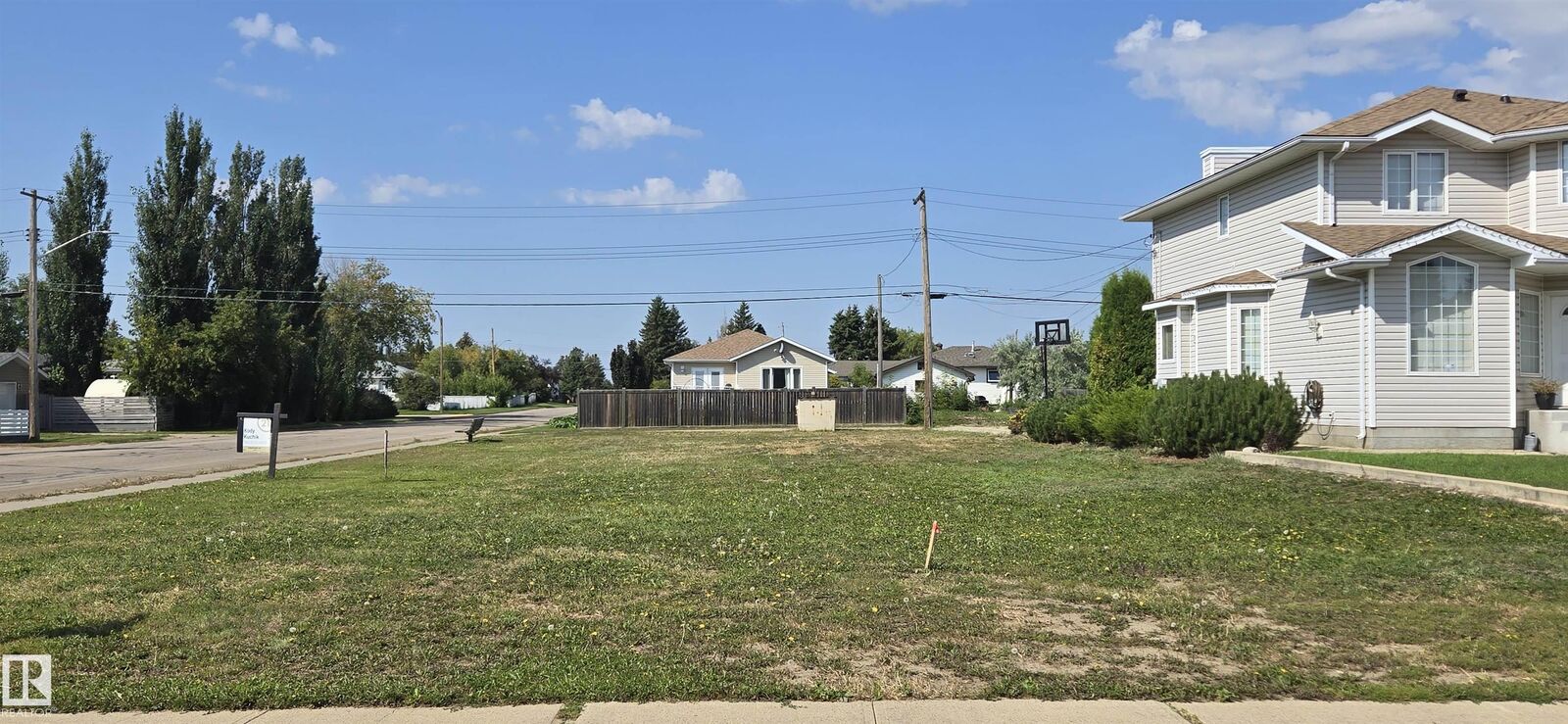 Property Photo:  5802 52 Street  AB T9C 1J2 
