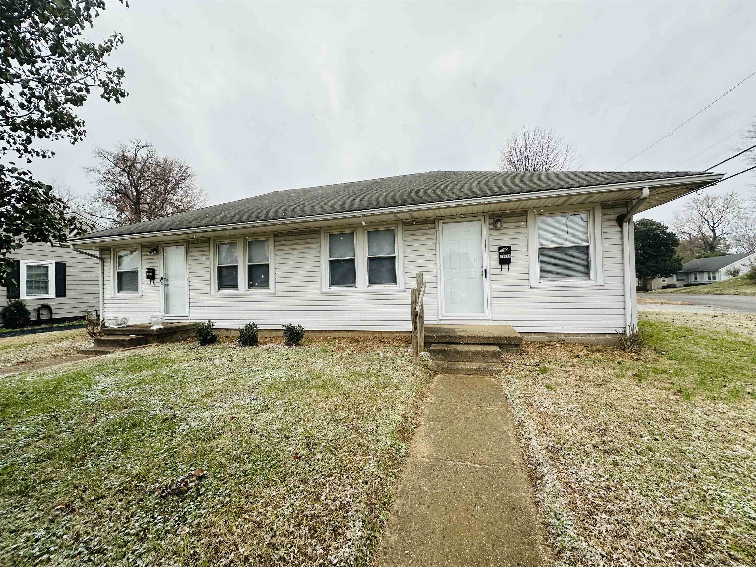 Property Photo:  1301 S Elm Street  KY 42420 