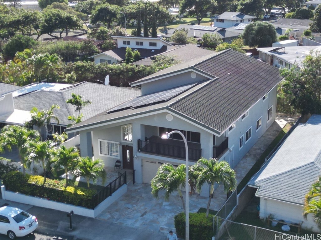 Property Photo:  620 Hahaione Street  HI 96825 