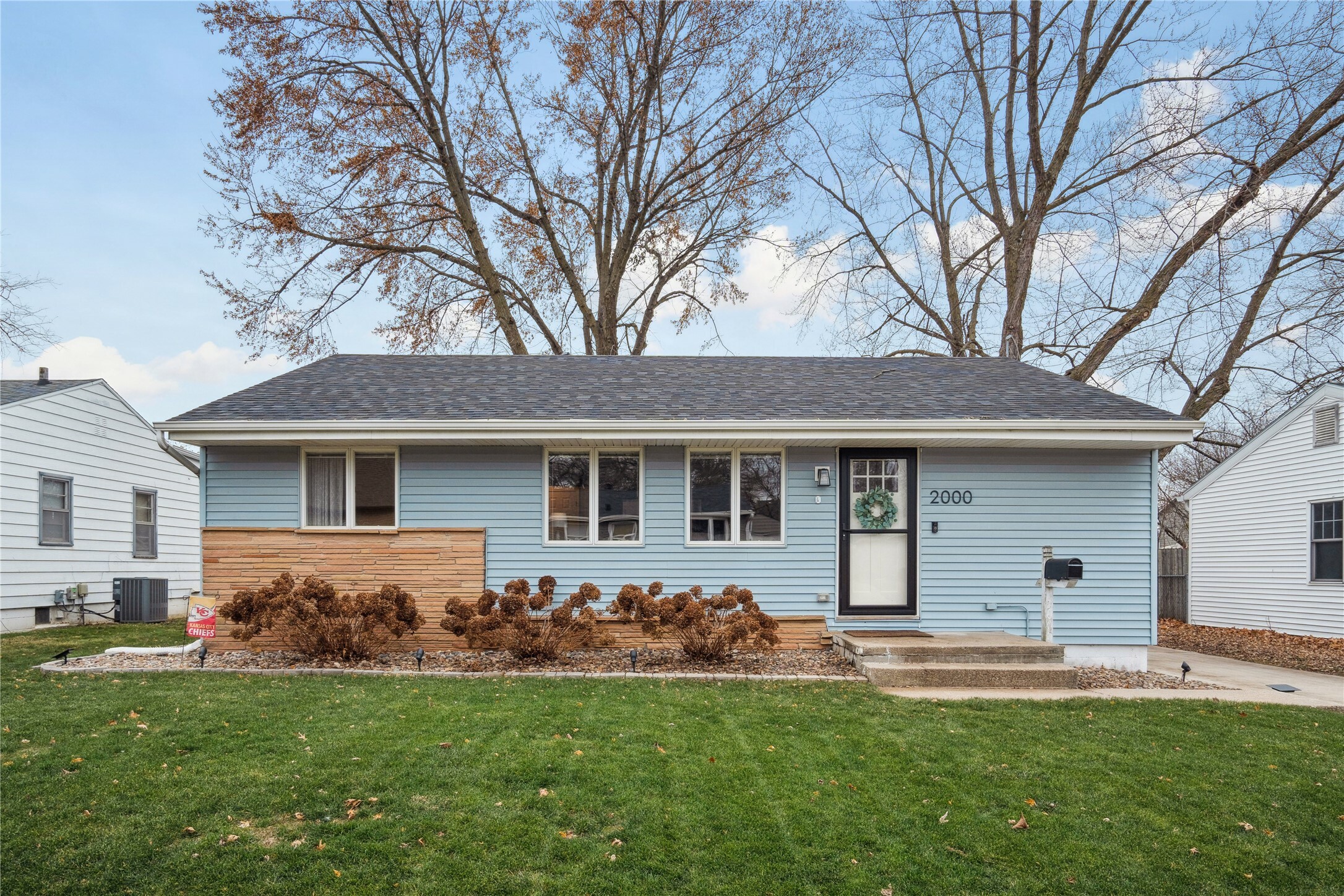 Property Photo:  2000 Locust Street  IA 50265 