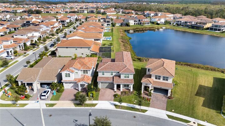 Property Photo: 13333 Oakenshaw Lane FL 32832