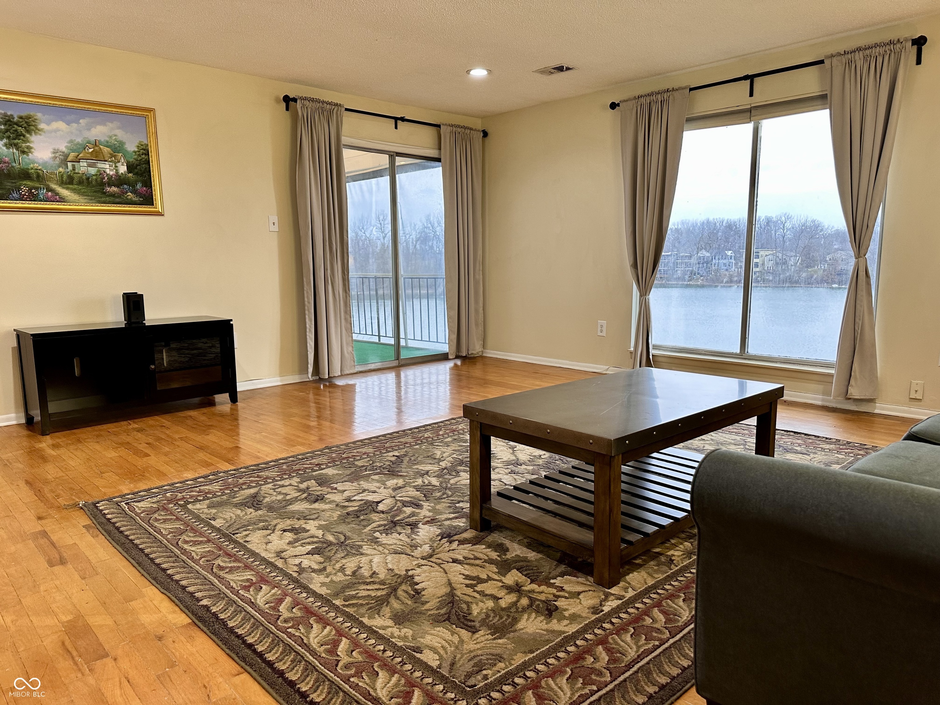 Property Photo:  3016 Lake Shore Drive Unit E  IN 46205 